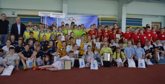 Команда школи І-ІІІ ступенів № 163 ім. М. Кирпоноса Шевченківського району переможець міського етапу Всеукраїнського спортивно-масового заходу серед дітей «Олімпійське лелеченя».