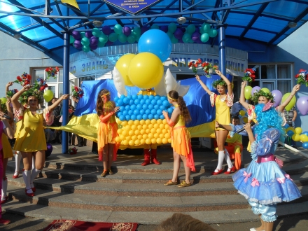 До знань рушають юні українці